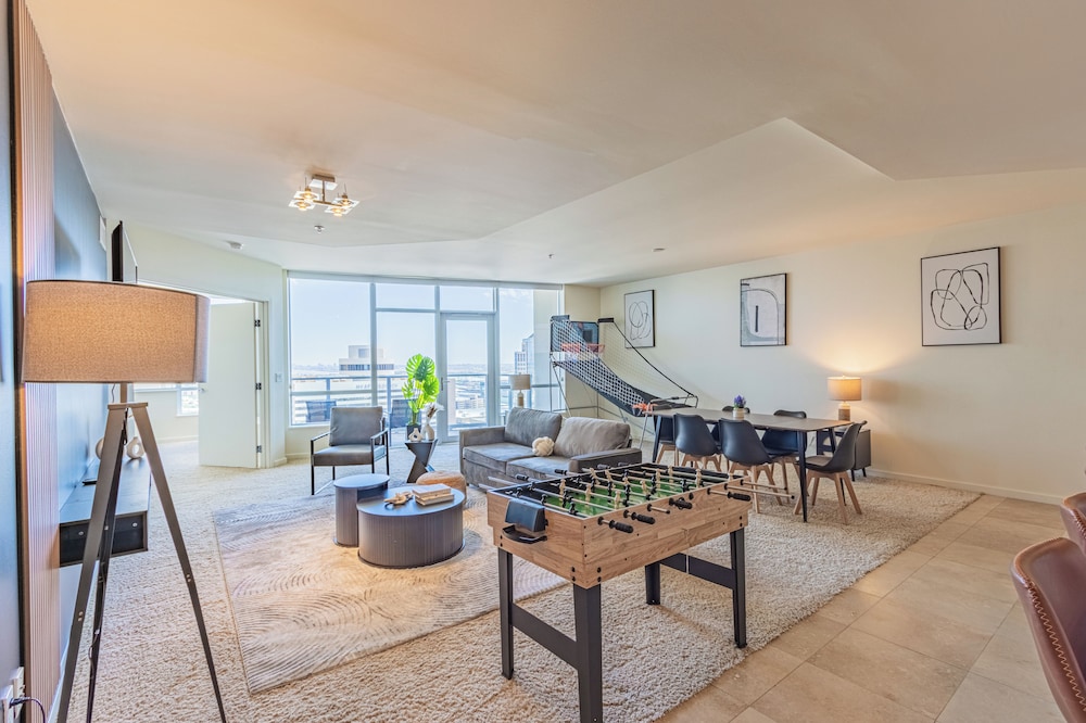 ROVE LIVING/KL - 44 Monroe