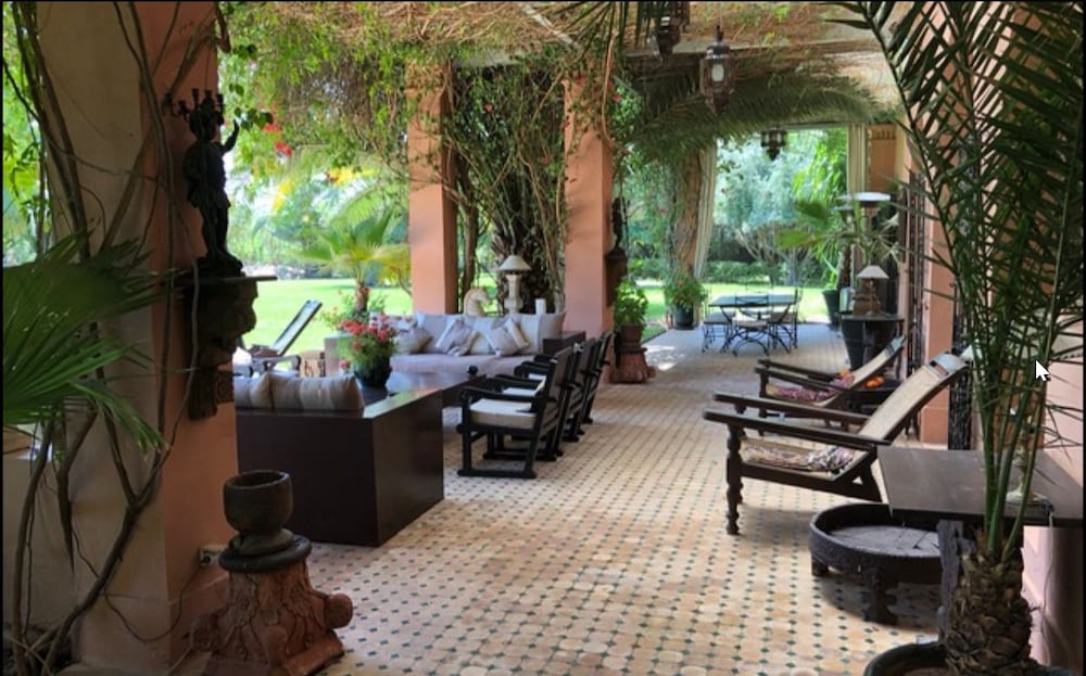 lounge