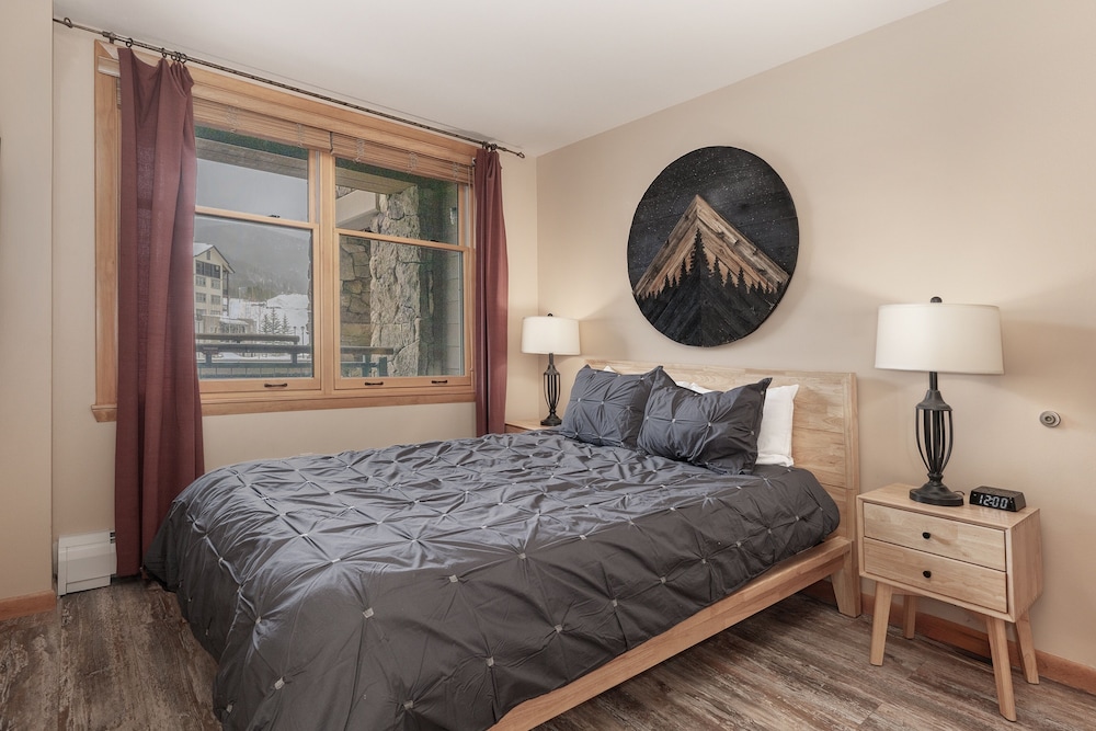Premium Unit 2216 - One Bedroom - Zephyr Mountain Lodge 1 Condo