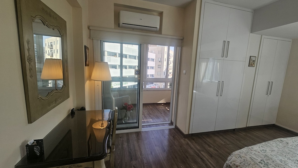 116 NIC 303 - Stay Vintage Central Suites