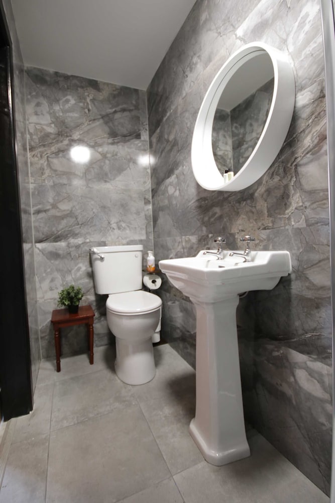 Georgias Gate Studio Cottage - Sleeps 4 & Pets Ok
