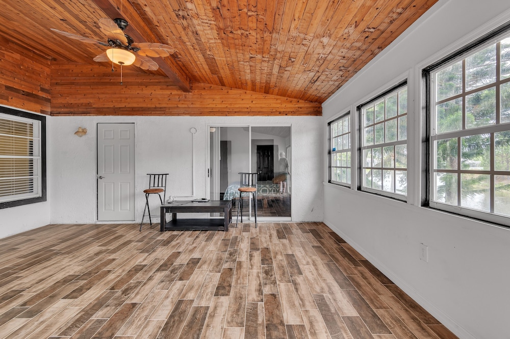 Relaxing Family Retreat In The Heart Of Sebastian 3 Bedroom Home