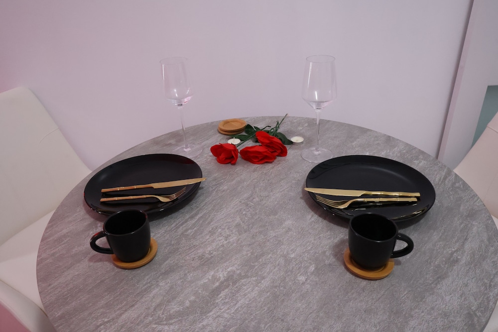 PÀRIS Honeymoon Suite