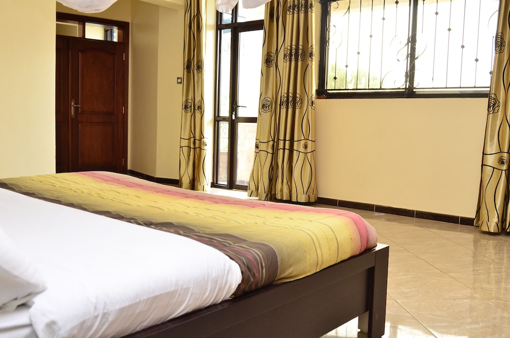 Kizungu Inn view 2
