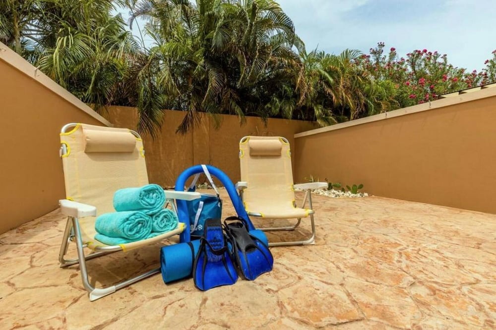 Gold Coast - 2br3ba Gated Community w Pools Gym