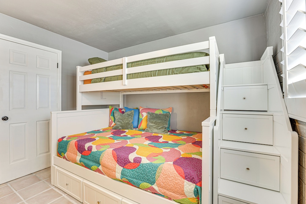 Walk to Scottsdale Stadium: Remodeled Home!