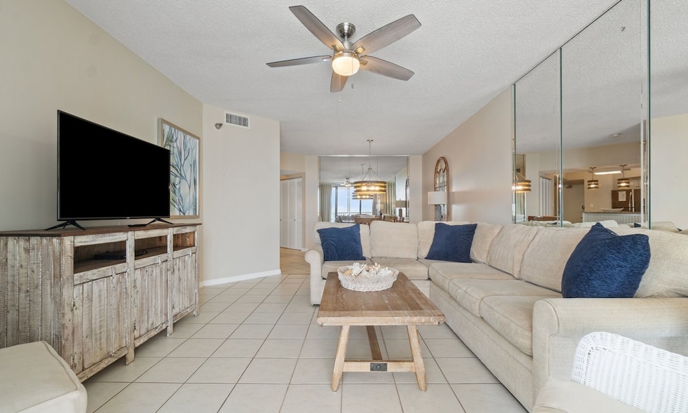 Pelican Pointe 1203