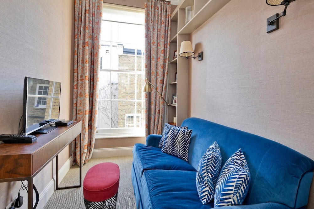 Elegant 5-bed House Chelsea