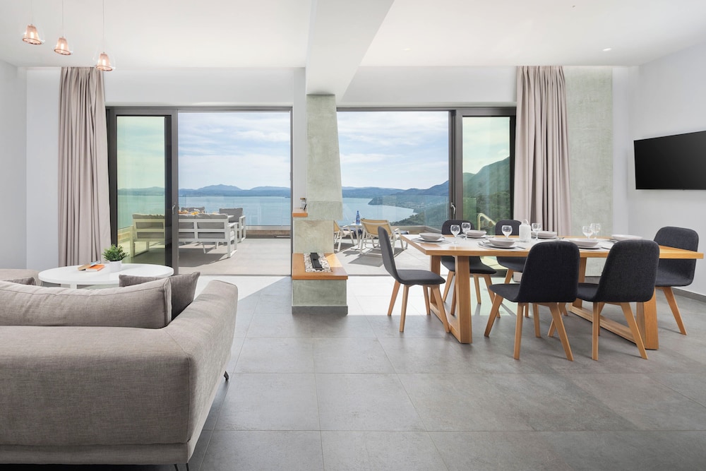 Villa Ouranos by WhiteDream Villas