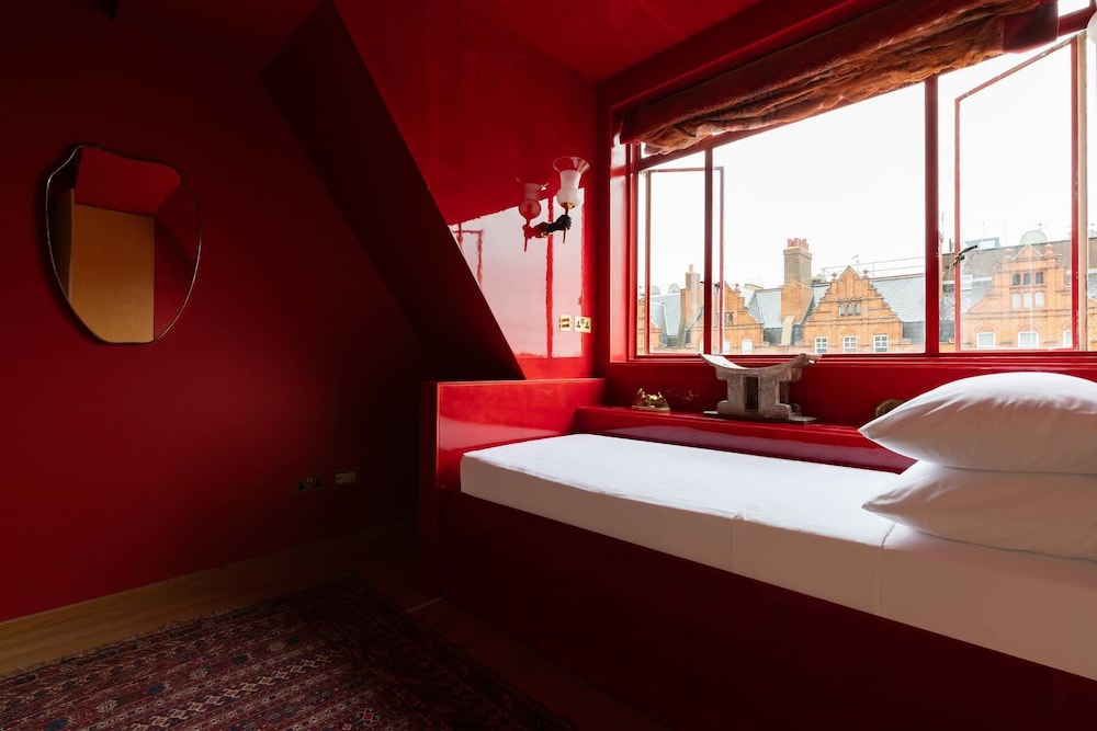 Pont Street IV by Onefinestay