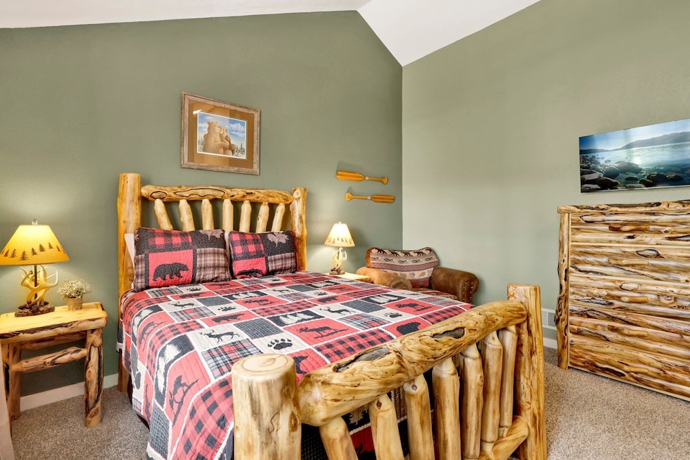 Woodland Retreat #2548