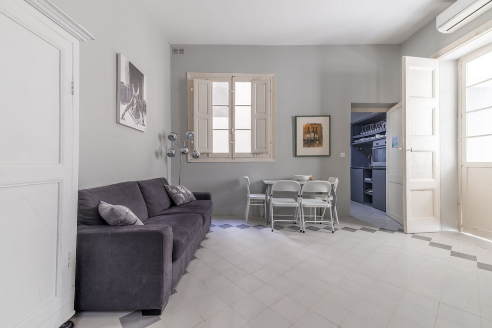 Charming Spacious 3BR Apartment