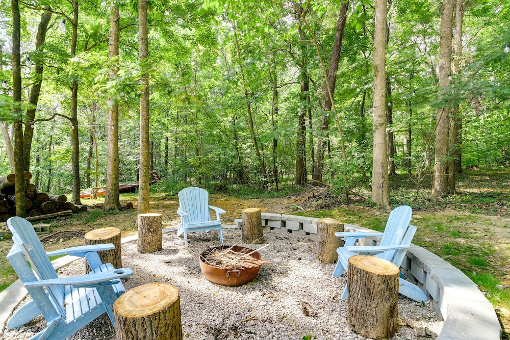 Glasgow Getaway w/ Patio, Fireplace & Grill! view 3