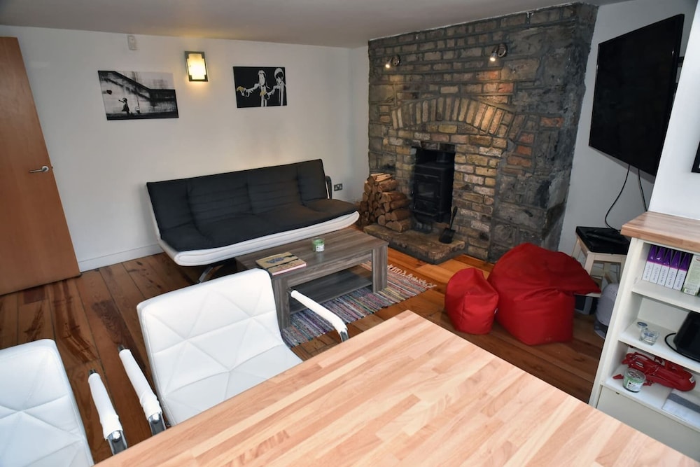 Spacious 3 Bedroom Family Home in North Strand