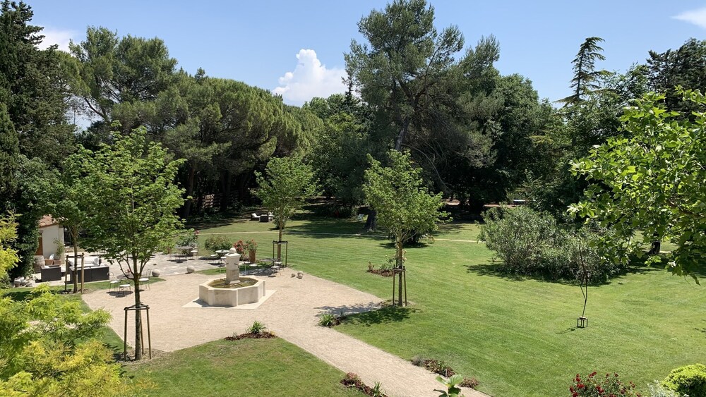 Domaine de Rhodes - Locations de Vacances / Vacation Rentals