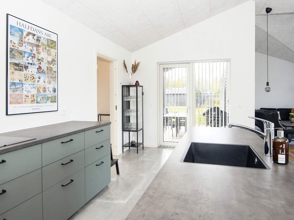 9 Person Holiday Home in Glesborg view 5