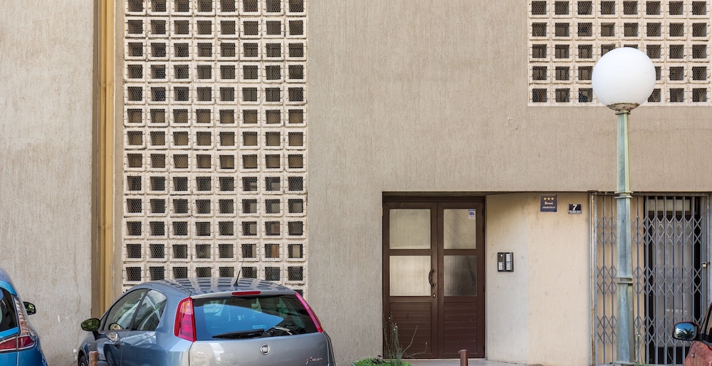 Spacious & Clean Condo near Beach view 2