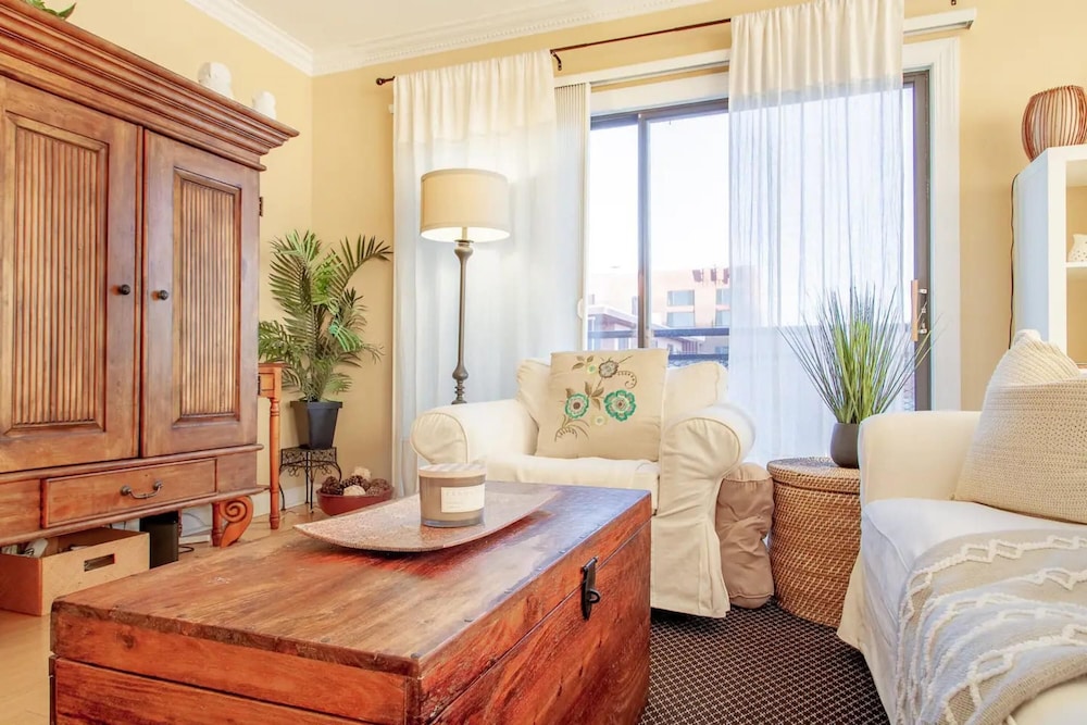 Gorgeous Rosslyn Penthouse w Views Free Parking Metro Subway, Photo 21