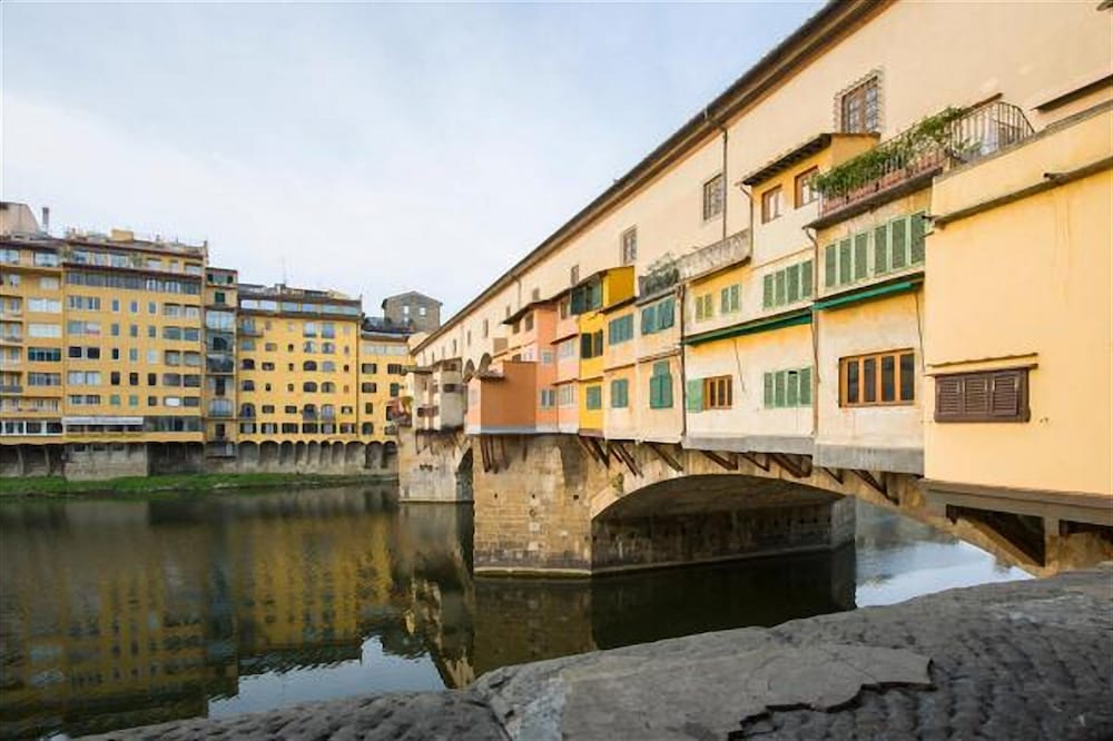Ponte Vecchio Exclusive Flat