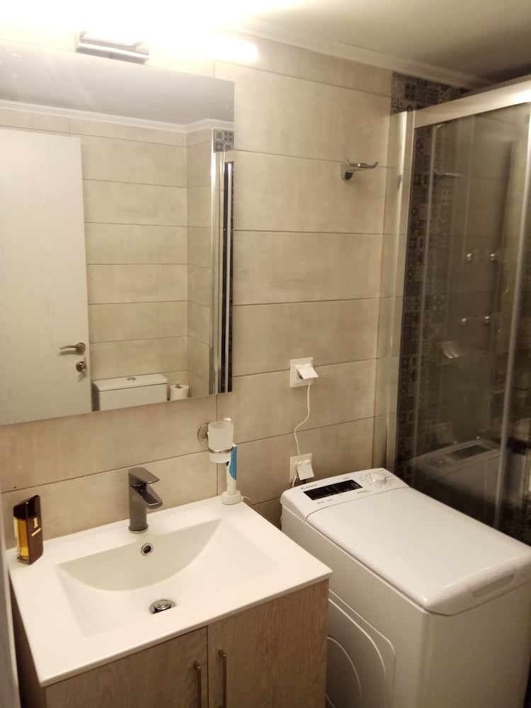 Grandma Vasiliki Rooms To Let