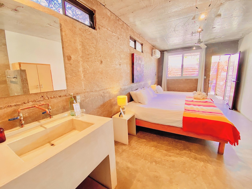 Perro Surfero Hotel Boutique - Todos Santos, BCS