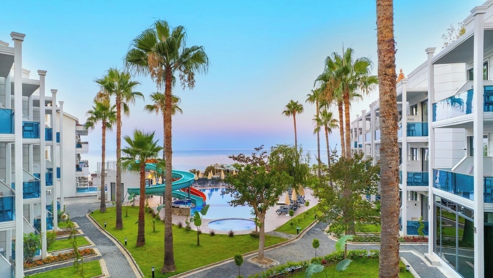 EFLİNA RESORT HOTEL & SPA
