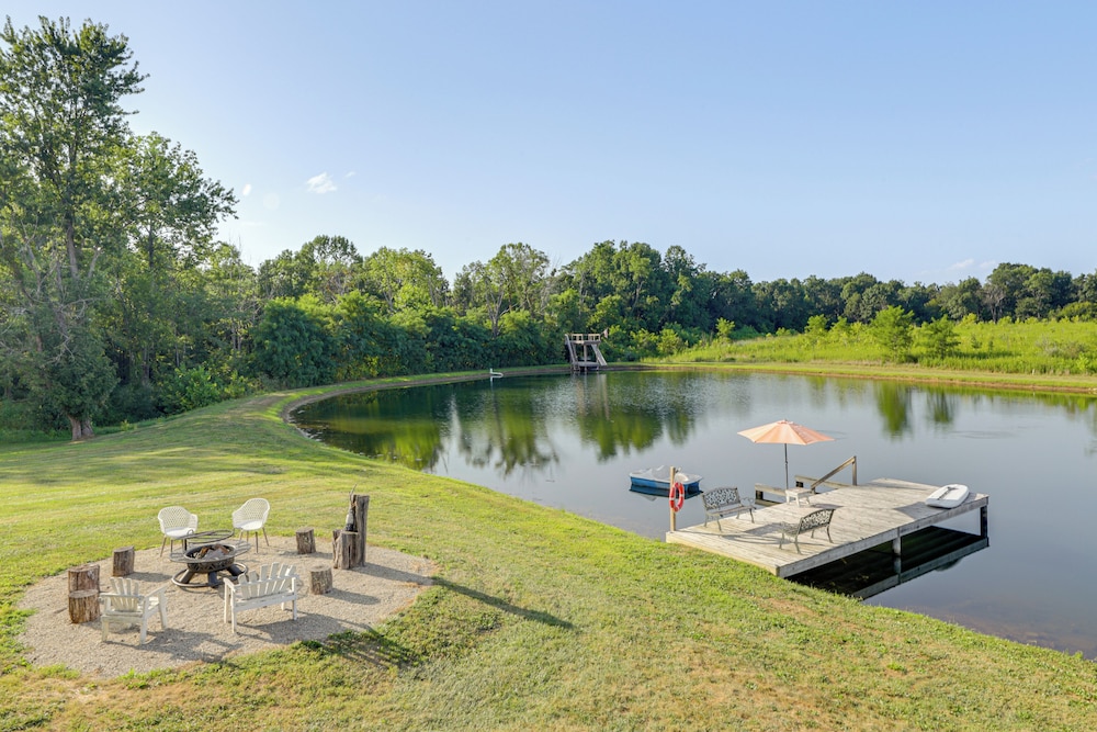 Private Ponds & Trails: Hillsboro Nature Retreat!