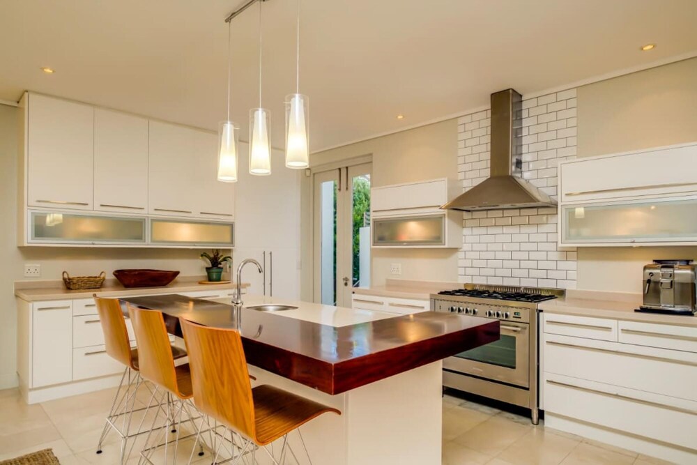 Stylish Family Villa w Pool Garden Putt-putt Villa Olivier