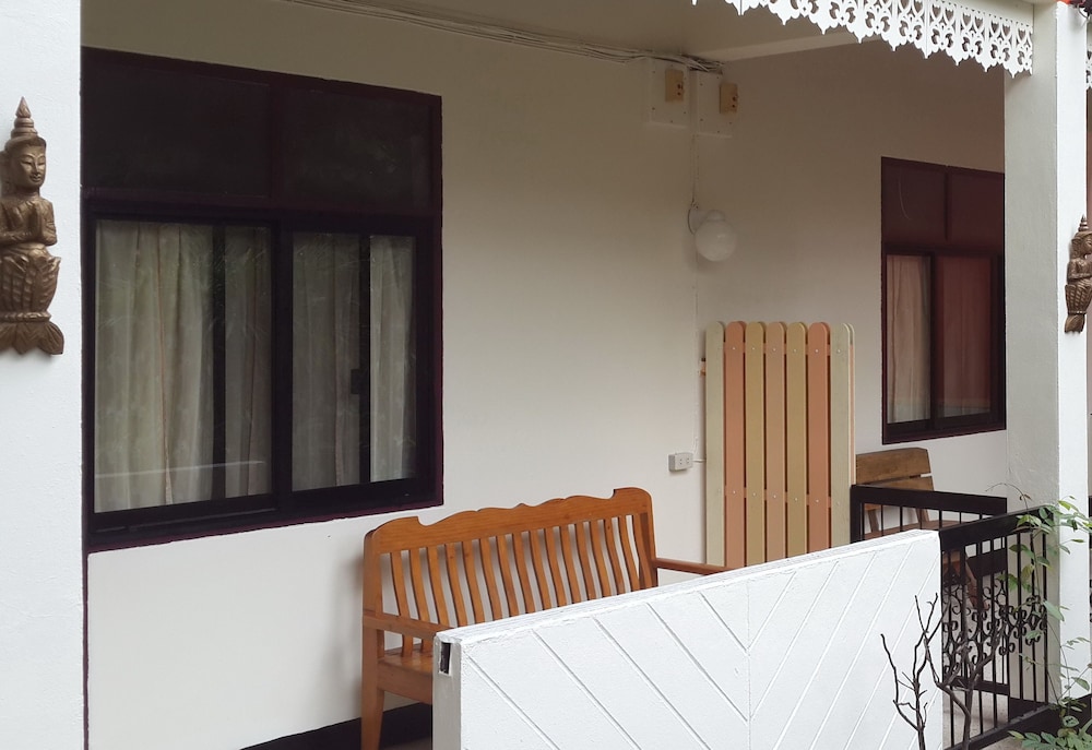Hollanda Montri Guesthouse