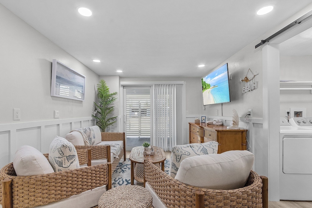 197 Beach Daze: 3br Pool Home, W/ Deeded Beach Access! 3 Bedroom Home