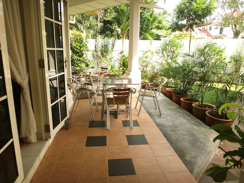 Hotel Rumah Putih near KLIA & Xiamen University - Image 1