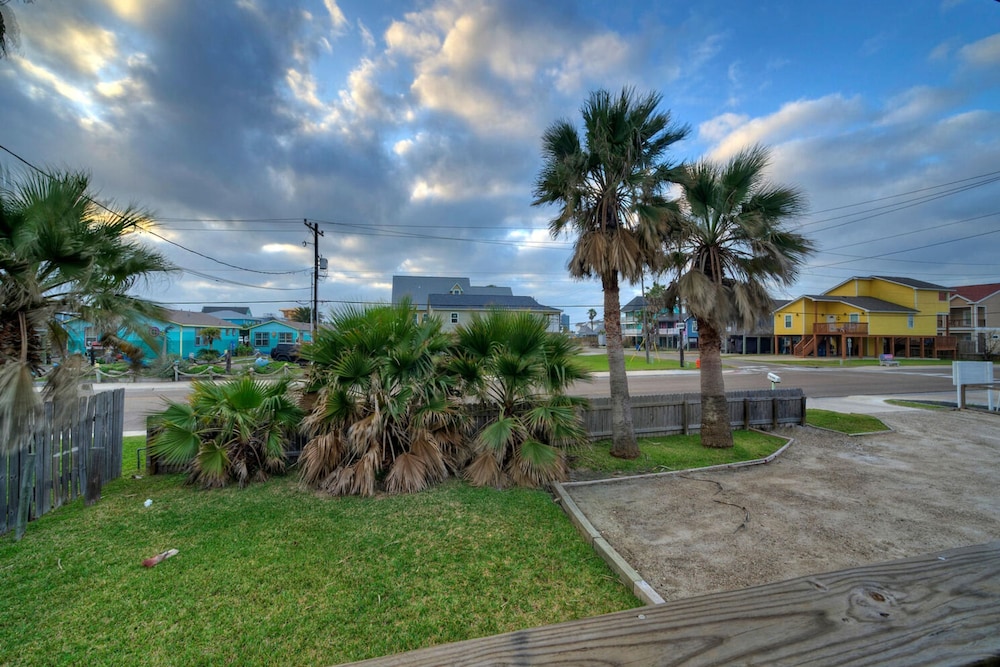 Kenna s Kabana by Avantstay 2 Blocks to Beach