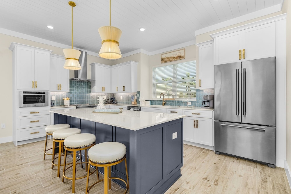 110 Sea Le Vie: 5br/4.5ba Brand New Build W/ Pool! 5 Bedroom Home