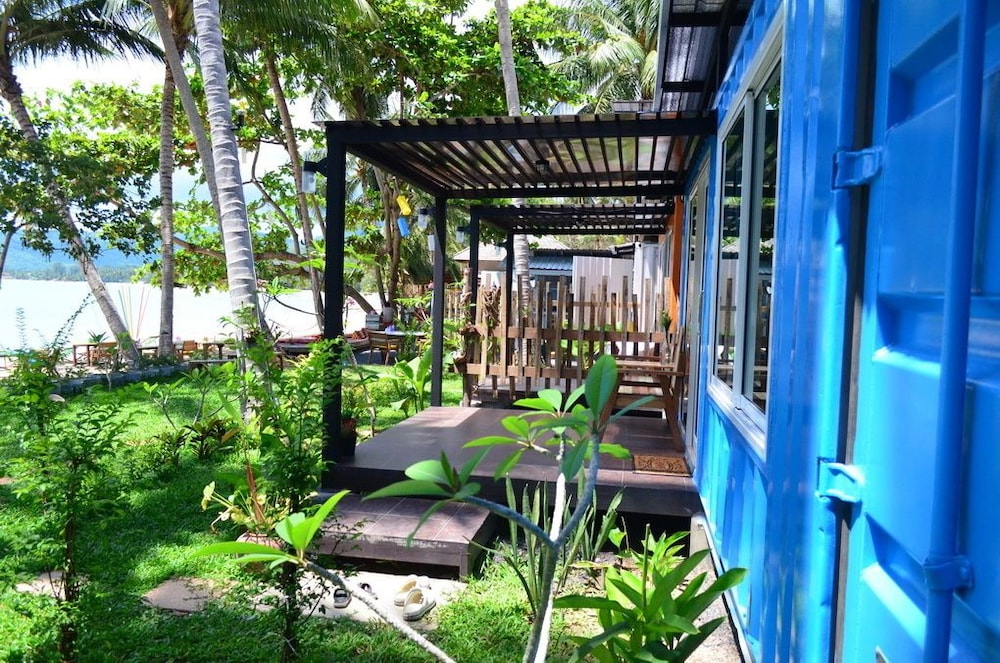 Think & Retro Cafe Lipa Noi Samui