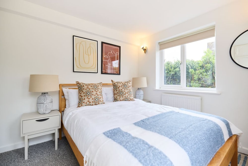 The Oxford Garden House - Spacious 5-bed Oxford Home With Garden Balcony