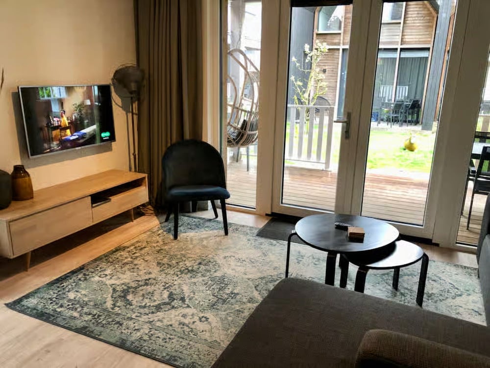Beautiful Lodge for 5-person Near the Beach