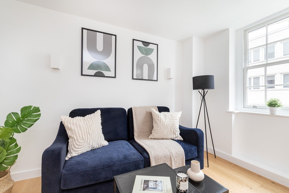 Fitzrovia 1BR with Balcony by Soho