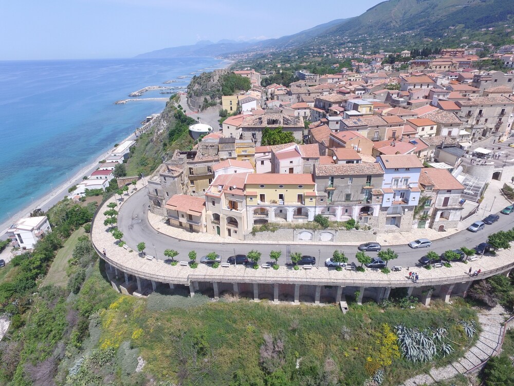 Un Oblò sul Mare