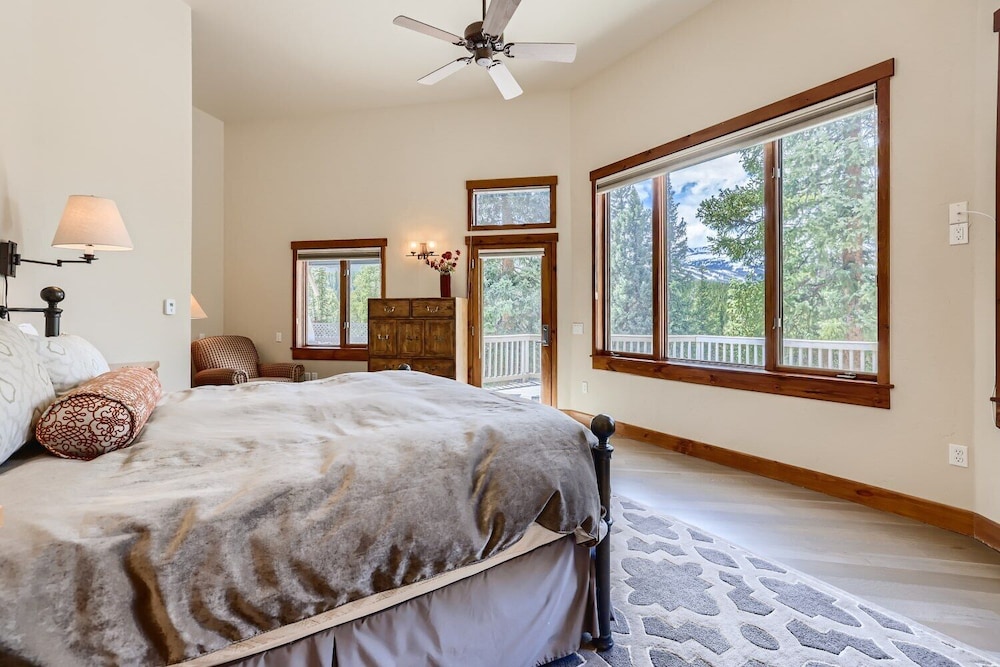 Wagon Wheel Retreat view 3