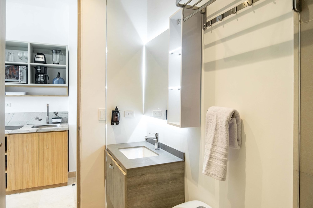 w Startling Loft in the Heart of Bocagrande
