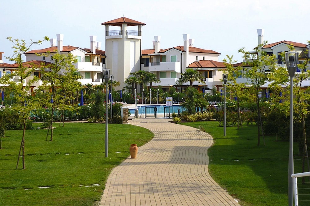 Residence Villaggio A Mare, Lido Altanea view 3