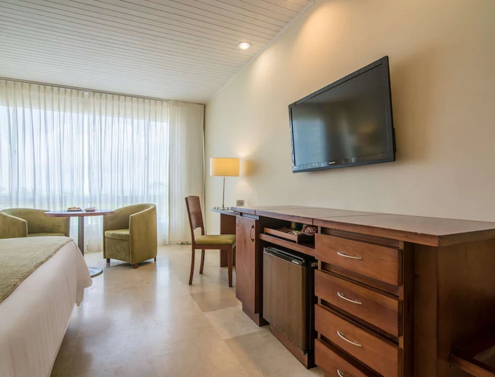 "room in Lodge - Hc-vp Hotel Room Facing The Sea With Pool Air Conditioning And Wifi" photo 4
