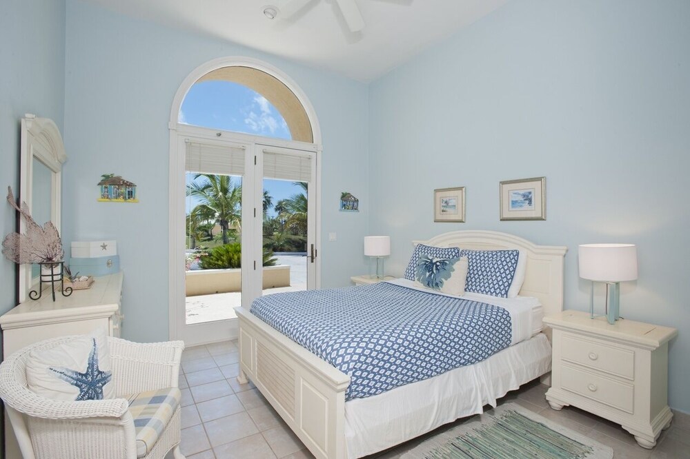 Endless Summer 5 Bedroom Home view 4