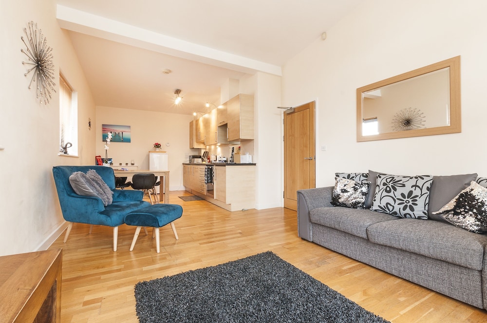 City Centre Spacious Apartment view 5