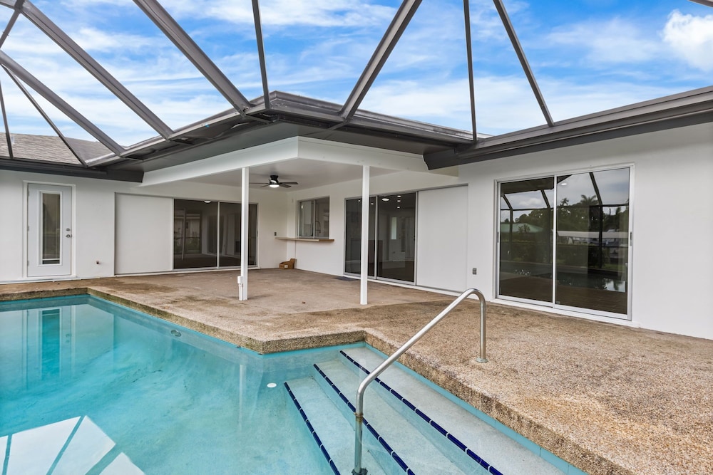 Riverfront Home w Private Dock Pool Beaches