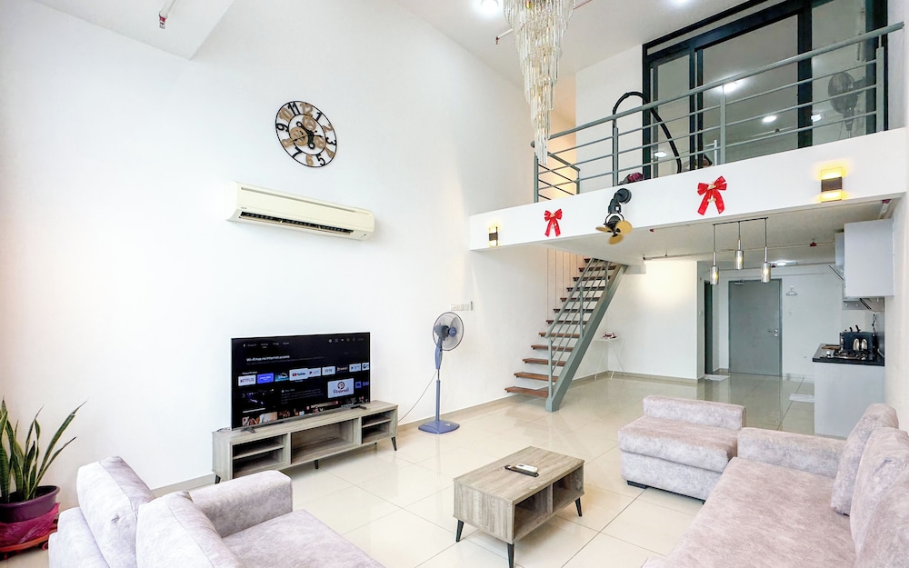 Pinnacle Kelana Jaya by Airhost