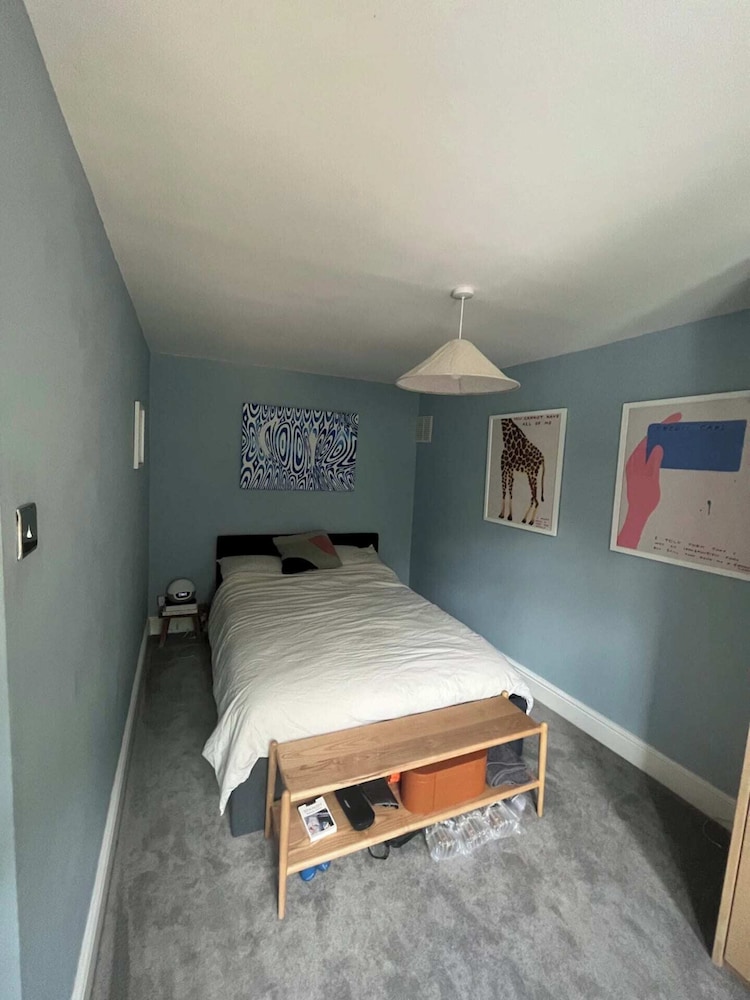 Characterful 1BD Flat w/ Private Gym - Brockley