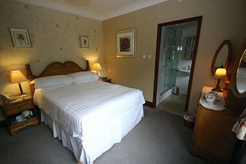 Three Horseshoes Country Inn and Spa