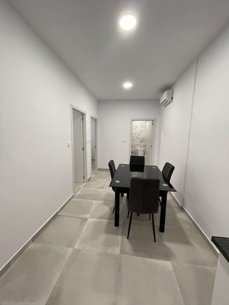 Meridiana Apartments