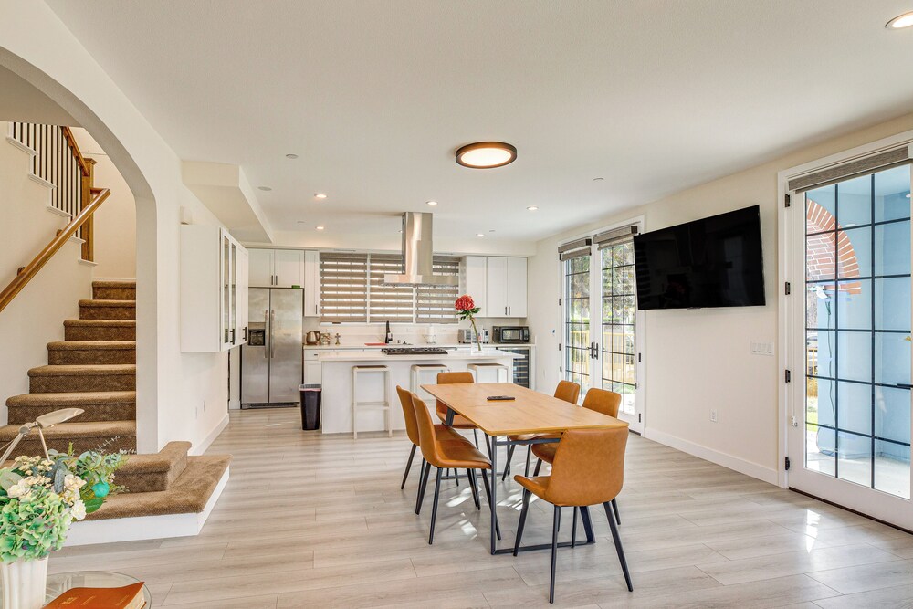 Shop, Dine & Explore Pasadena! Newly Built Home